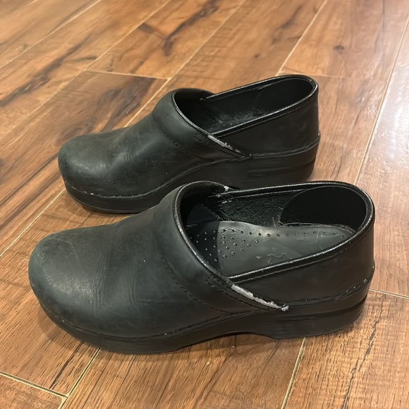 Dansko size 37 black oiled clog - Picture 3 of 7